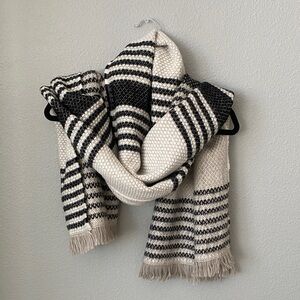 Ecote Monochrome Knit Scarf